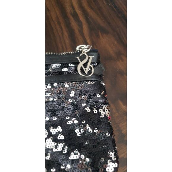 VICTORIA'S SECRET COSMETIC BAG - Picture 2 of 4